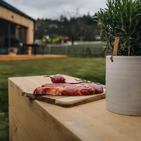 Utrailoo * Velke Svatonovice